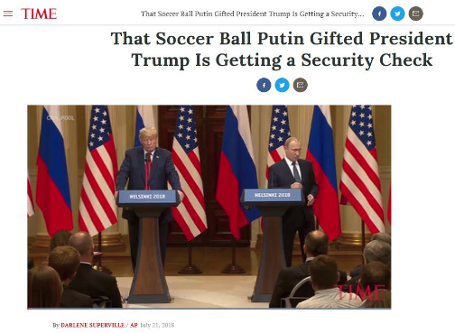 普京送给特朗普的那个世界杯足球 被送去安检了