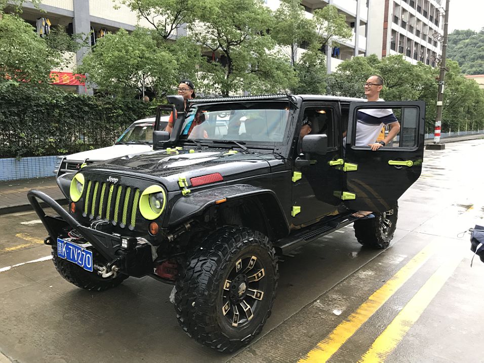 高考遇上台风暴雨,肇庆一批消防车大货车主动