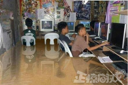 回忆录:当年卖酒瓶存钱玩的游戏,运营商竟然双向收费劝退玩家!