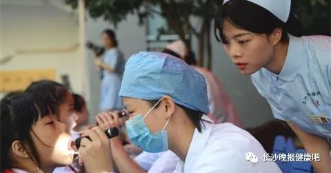 全国爱牙日有话要说：牙齿小洞不修补，两年后只剩烂牙根