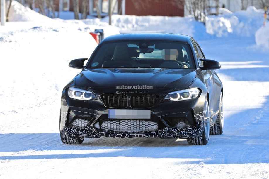 这样的内饰对你来说够战斗么?M2 CS预计法兰克福车展亮相