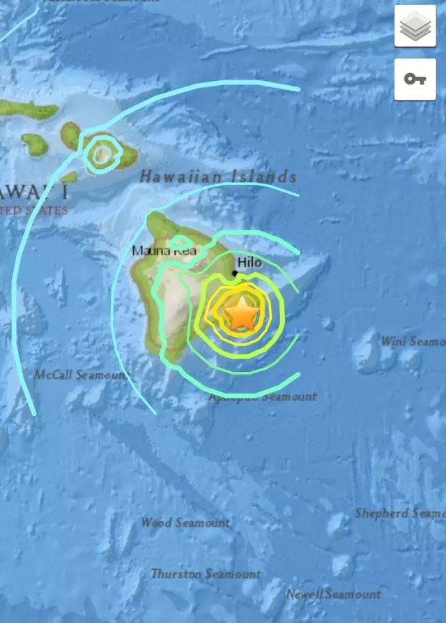 夏威夷火山大爆发!景点关闭,熔岩溅射街道,万人