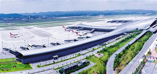 南宁机场旅客吞吐量持续增长,向建设承接国内、联通东盟的国际区域性航空枢纽的目标不断迈进(陈峰/摄)