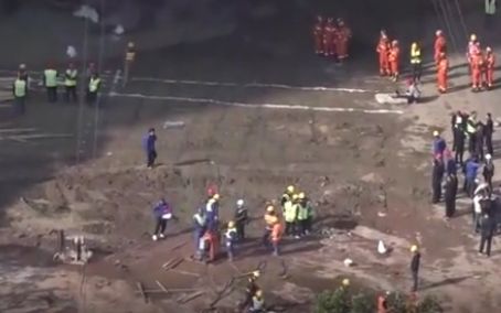 ▲广州地陷事件3人失联:2人系父子其中儿子刚结婚 1人仍无下落。