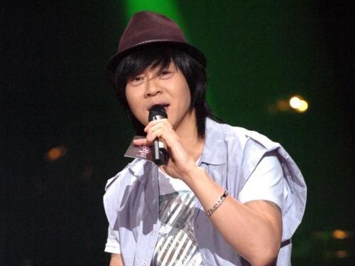 韩国歌手尹道贤