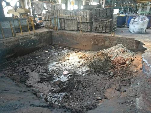 臺灣檢方採集廢棄物、土壤、廢水樣品送驗。臺灣《聯合報》記者邵心傑/翻攝