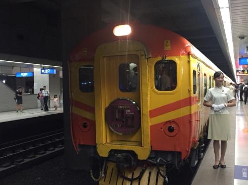 台铁列车。台湾《联合报》记者洪安怡摄影 台铁列车准点率下降 主要受花莲地震等天灾影响