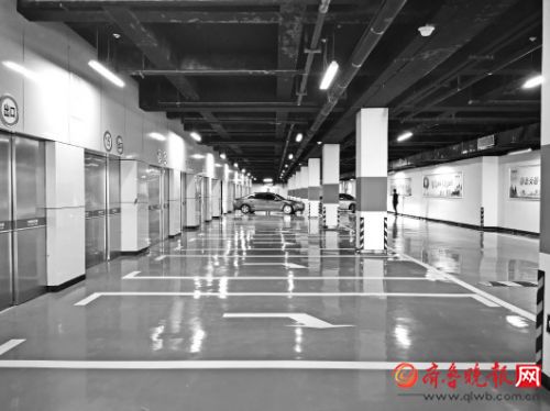 全国最大智能停车场济南启用 平均存取车时间约80秒