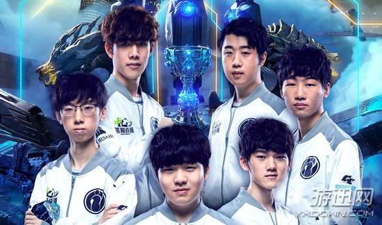 LOL S8总决赛IG3:0横扫FNC夺冠 LPL第一座S赛冠军奖杯