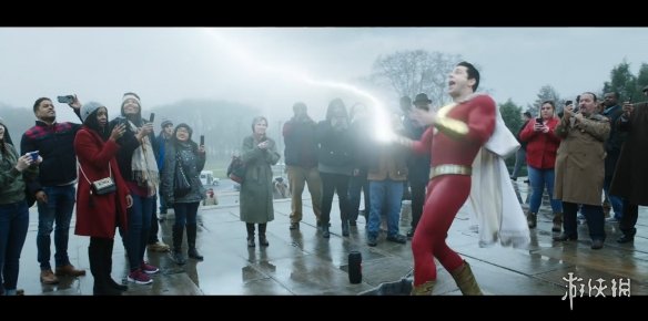 少年变身英雄拯救世界!DC《雷霆沙赞!》TV版