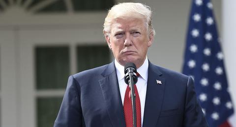 白宫发言人被赶出门 特朗普炮轰餐厅:从里脏到外