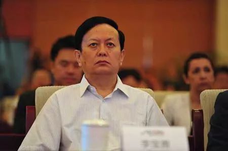 激烈打扑克摇床又疼又叫观平