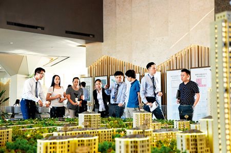 �������ں���һ¥��ɳ��ǰ��ѯ�������� �������/����