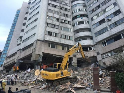 台湾花莲地震大楼倒塌致14死案:建筑商3人被起诉