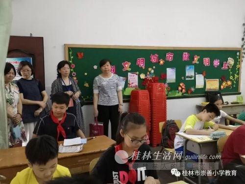 桂林市教科所规划办主任席广涛到崇善小学巡考