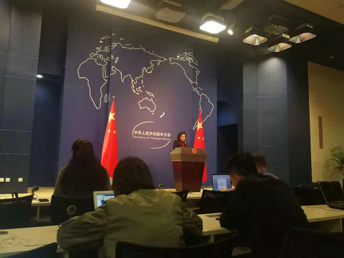 华春莹:中方全程掌握美国军舰过航台湾海峡情