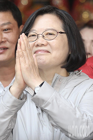 台湾政治大学台湾文学研究所教授陈芳明说,民进党忽略台湾新世代崛起,蔡英文仍持续与长辈对话,如果没有世代交替,2020“大选”恐怕不妙。(图片来源:台湾《联合报》)
