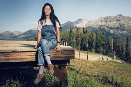 安吉丽娜·朱莉首演漫威电影 导演竟是宋丹丹