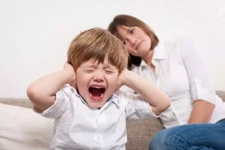 孩子一输就发脾气，真的是“输不起”吗？真相在这里！