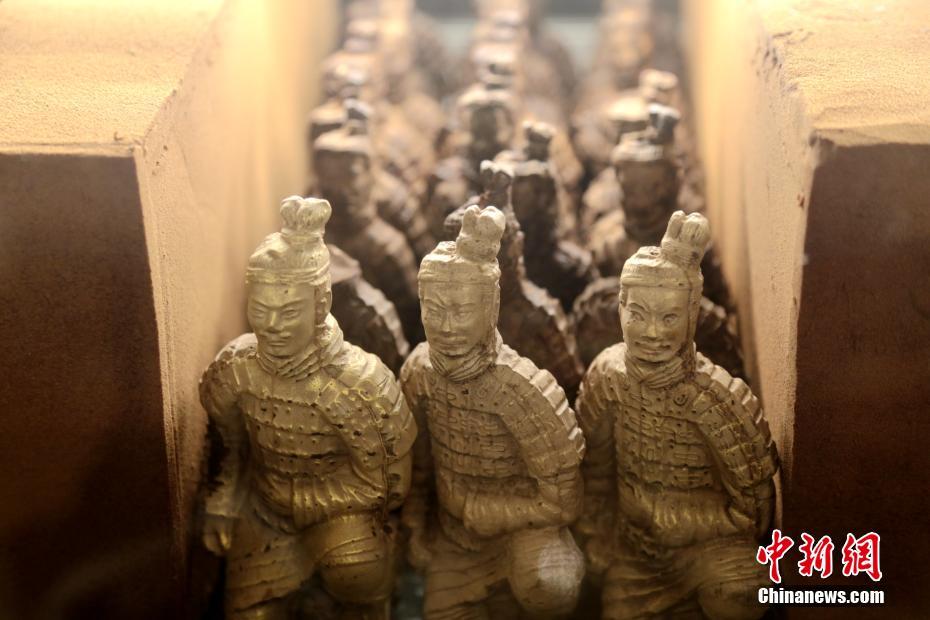 的哥诗人将诗写在路和远方