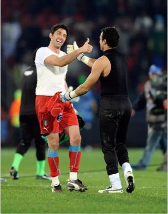 45岁埃及门将战世界杯创纪录 用冰块保持状态