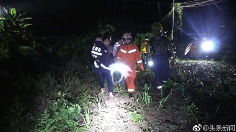 今晚8时 问政西安市教育局【4月8日周日 新闻