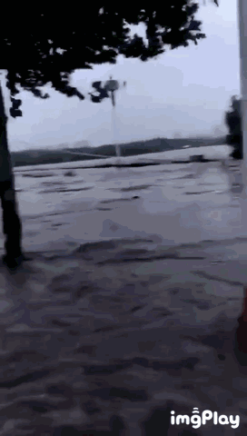20日早五六点弥河桥被淹▲