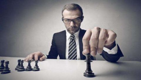 假设公司中层领导不服从命令 上司会怎么样?