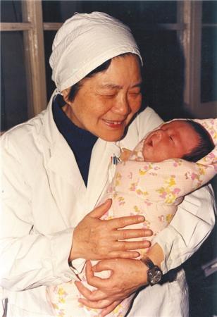 中国试管婴儿当妈产子 郑萌珠的孩子还是试管婴儿吗？