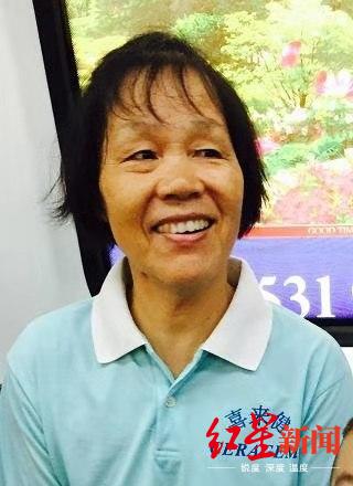 ↑70岁的母亲杨图惠病后离家出走。
