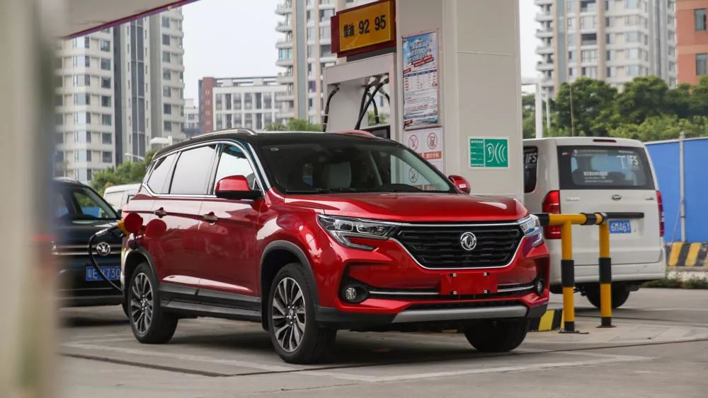 10万买国产SUV,这台空间大配置高,还有一副好看的皮囊!
