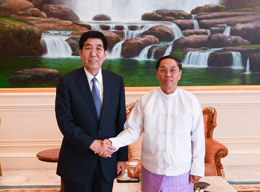 华鲁老总_恩施华硒老总郭辉照片(3)