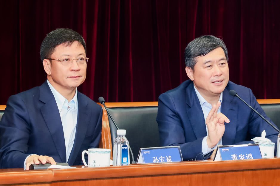 亚游真人网上娱乐游戏_五大网约车公司获经营许可情况公布,第一不是滴滴!