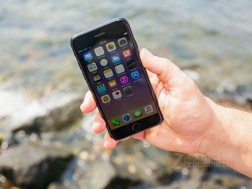 中兴V9和iphone7哪个好 中兴V9和iphone7对比