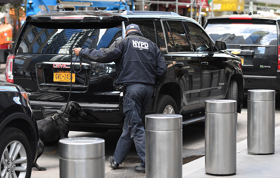 炸弹包裹事件背后是什么?外媒:美国已分裂成两