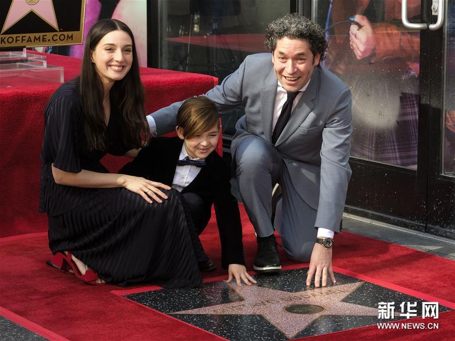 指挥家杜达梅尔添星好莱坞