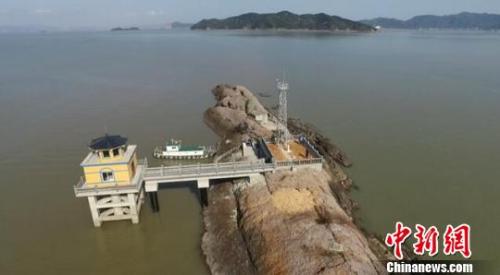 资料图:浙江省温州市乐清湾沙港头扁鳗屿为中国第一个确权的公益性无居民海岛。浙江海洋与渔业局供图