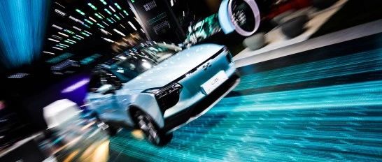 一辆车能有多“暖”？爱驰U5给用户写了封“情书”！