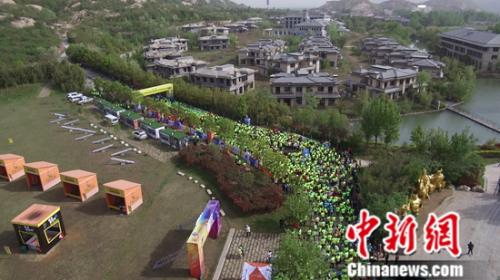 起跑航拍。组委会供图