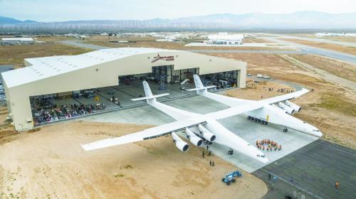 “世界最大飞机”成功首飞