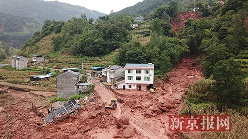 四川宜宾暴雨引发山洪致6人失联 通讯中断(图)