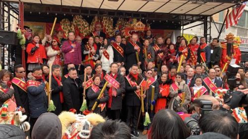 當地時間17日,第20屆紐約新春愛心花車大遊行,於曼哈頓華埠熱鬧展開。(美國《世界日報》記者 和釗宇 攝)