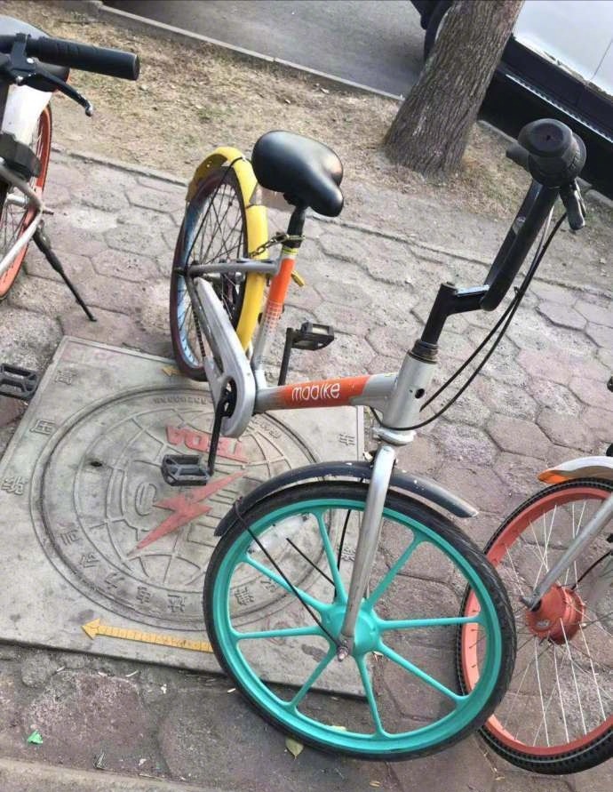 假扮医生就为了一顿饭? 每日轻松一刻3月10日周末版