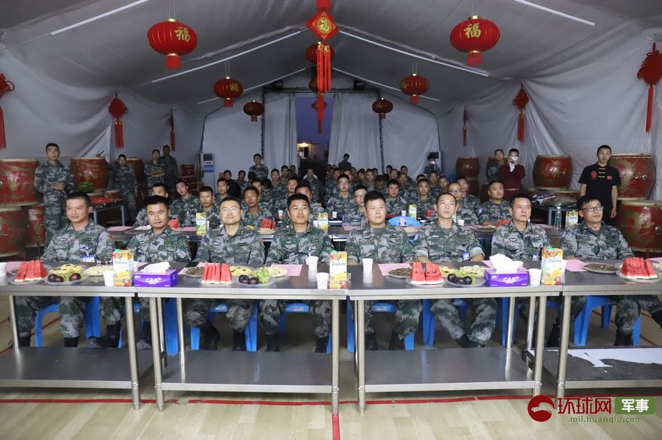 Baby与章子怡同框