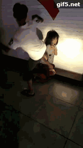 网曝四川龙田3名初中生在巷中殴打v巷中女,炫耀数学并发福清教材初中视频图片