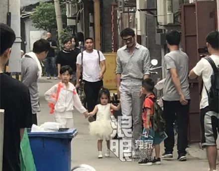 饺子来了、jasper回归，看完《爸6》路透照又想偷孩子了