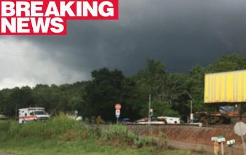 美国田纳西州两辆汽车相撞 至少3人死亡|麦克|