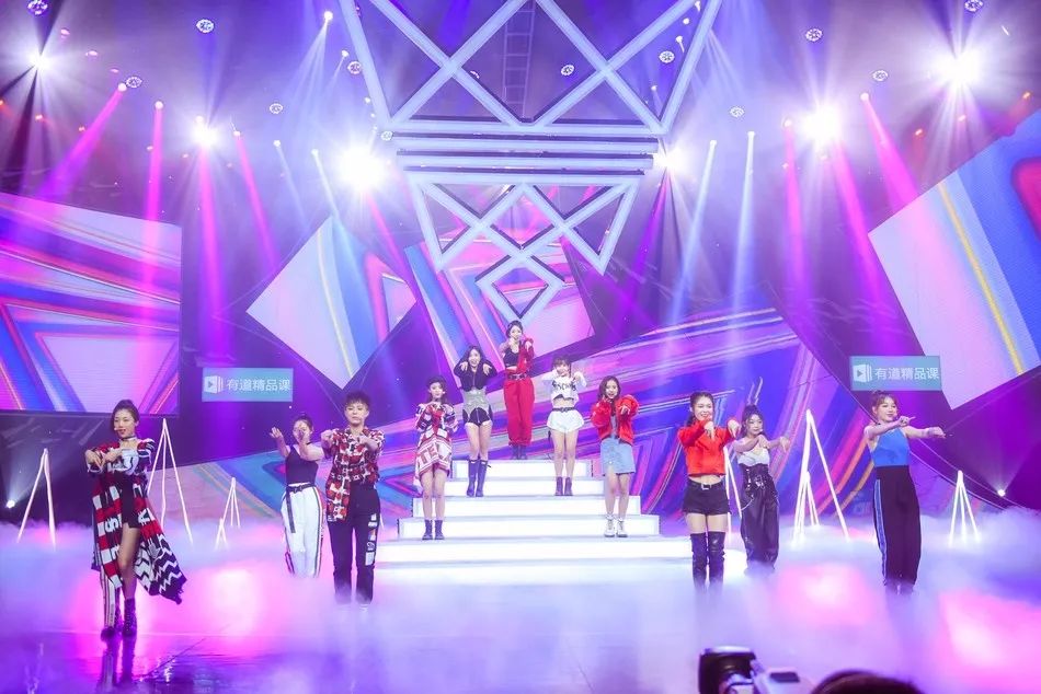 火箭少女101出道首秀遭遇假唱质疑,王思聪却唯