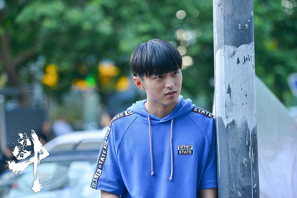 赵宝刚《青春斗》热度升级 郑爽领衔反套路青