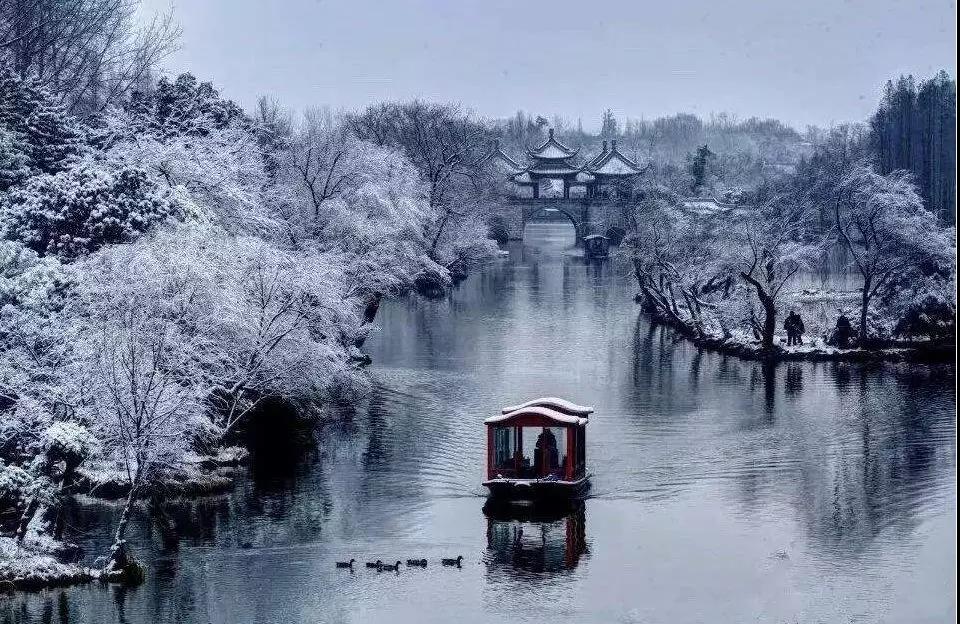 微彩app_为什么暖气片要安装窗户下,我家当时不在意,入住才知是个坑